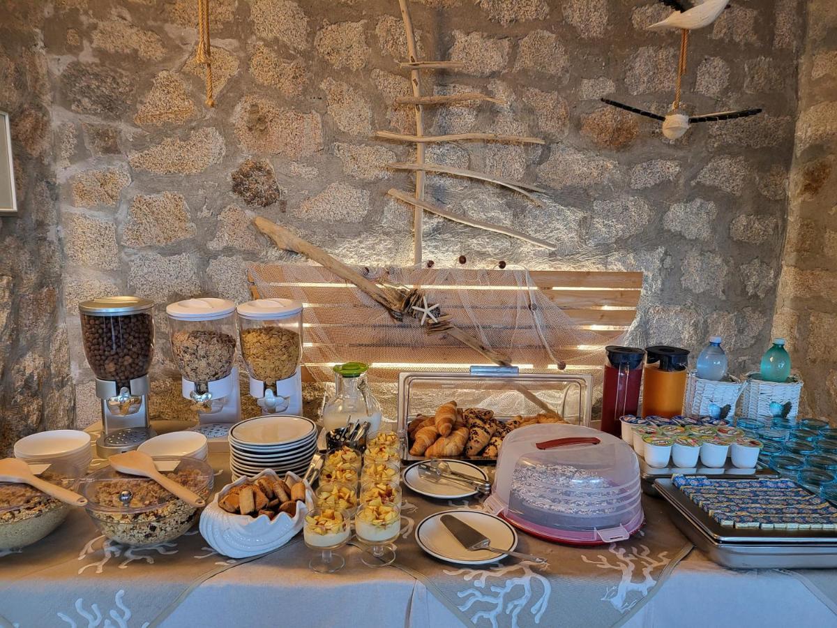 Hotel Olimpia Baja Sardinia Ngoại thất bức ảnh